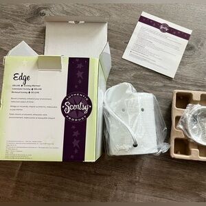 Scentsy Edge White Warmer plug in warmer new in box